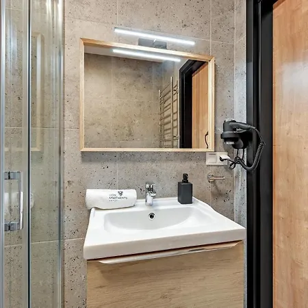 Lion Apartments - Villa Smolna 1 *