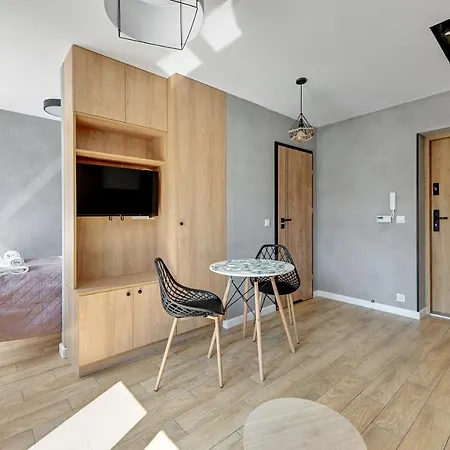 Lion Apartments - Villa Smolna 1 Апарт-отель *